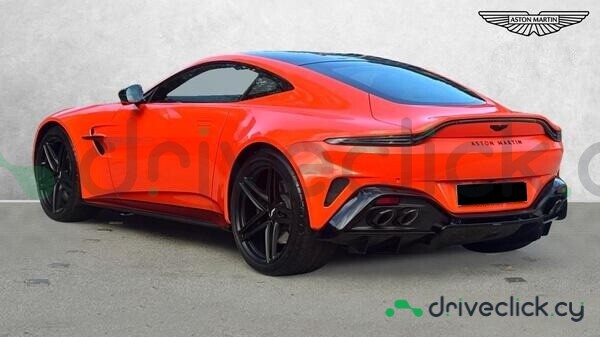 Aston Martin Vantage Оранжевый