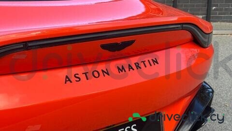 Aston Martin Vantage Оранжевый