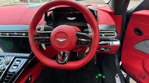 Aston Martin Vantage Black