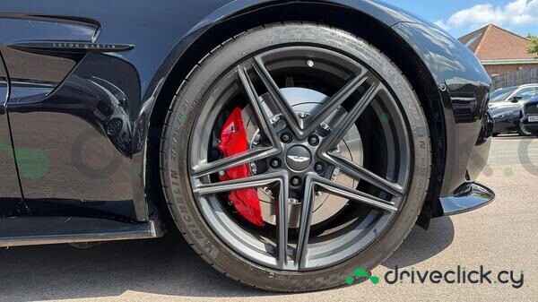 Aston Martin Vantage Black