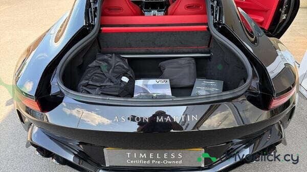 Aston Martin Vantage Black