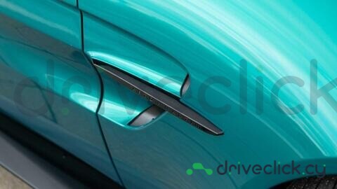 Aston Martin Vantage Turquoise