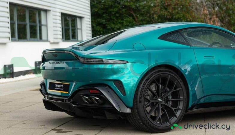 Aston Martin Vantage Turquoise