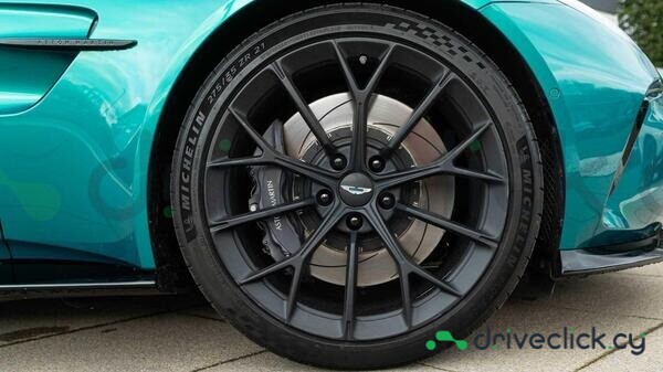 Aston Martin Vantage Turquoise