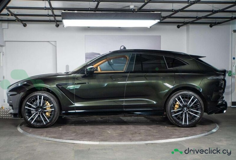 Aston Martin DBX Green