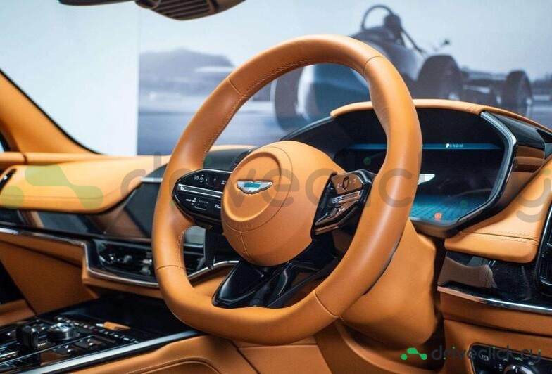 Aston Martin DBX Green