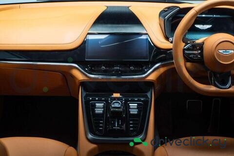 Aston Martin DBX Green