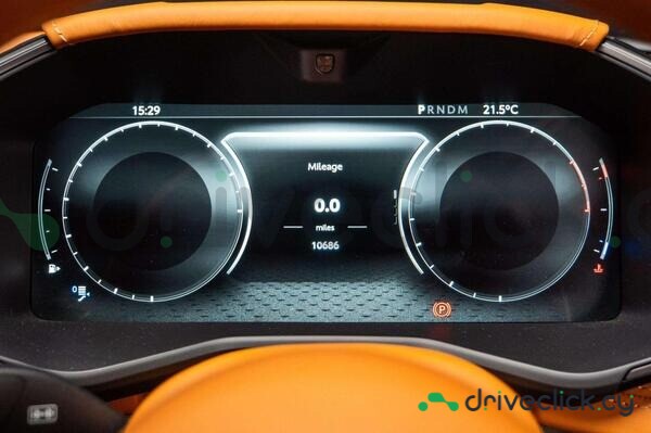 Aston Martin DBX Green