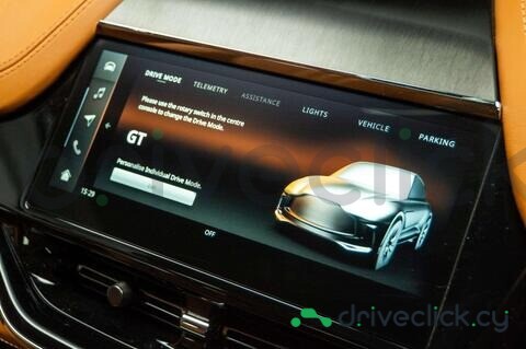 Aston Martin DBX Green