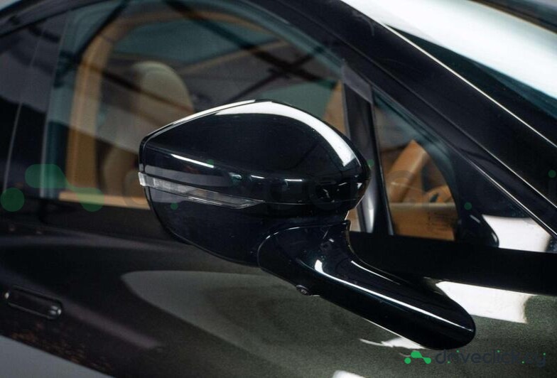 Aston Martin DBX Green