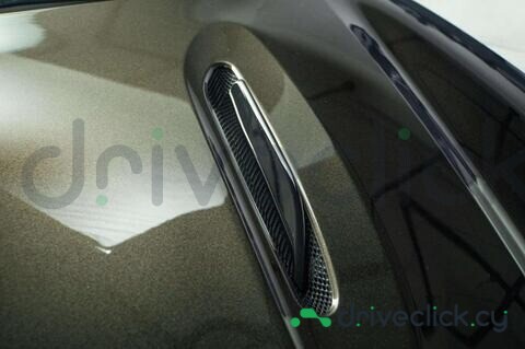 Aston Martin DBX Green