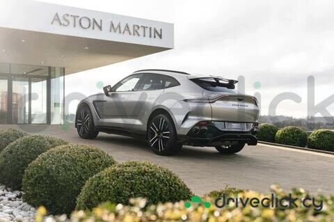 Aston Martin DBX Серый