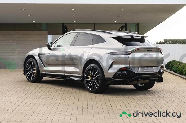 Aston Martin DBX Серый