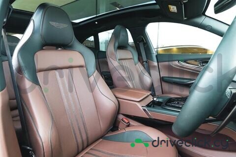 Aston Martin DBX Серый