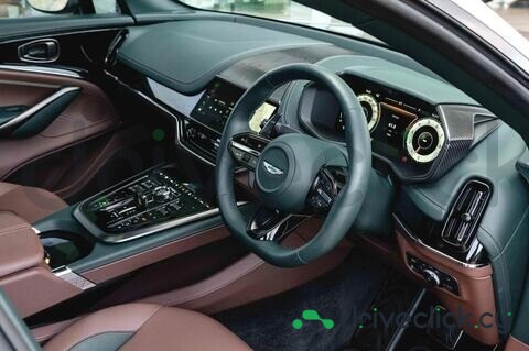 Aston Martin DBX Серый