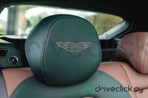 Aston Martin DBX Серый