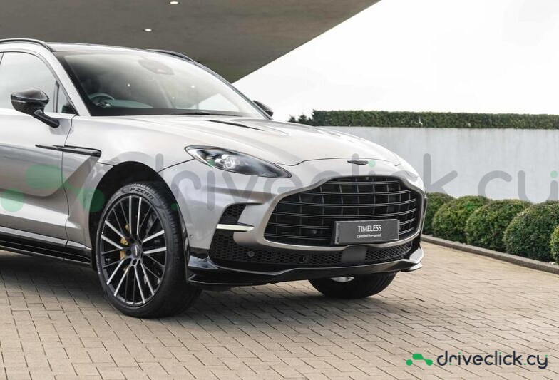 Aston Martin DBX Серый
