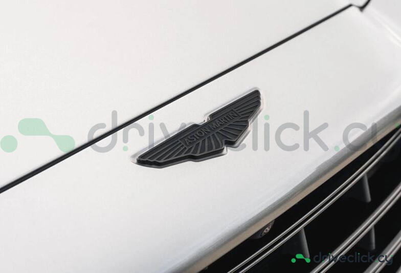 Aston Martin DBX Серый