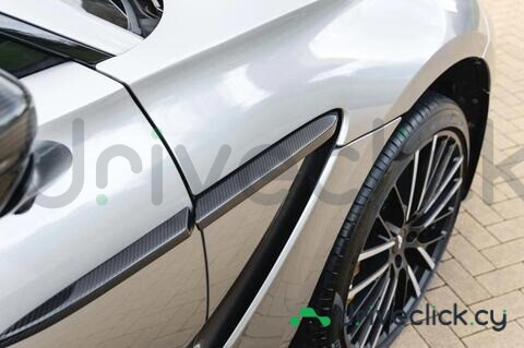 Aston Martin DBX Серый