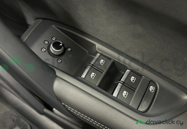 Audi Q5 Sportback Белый