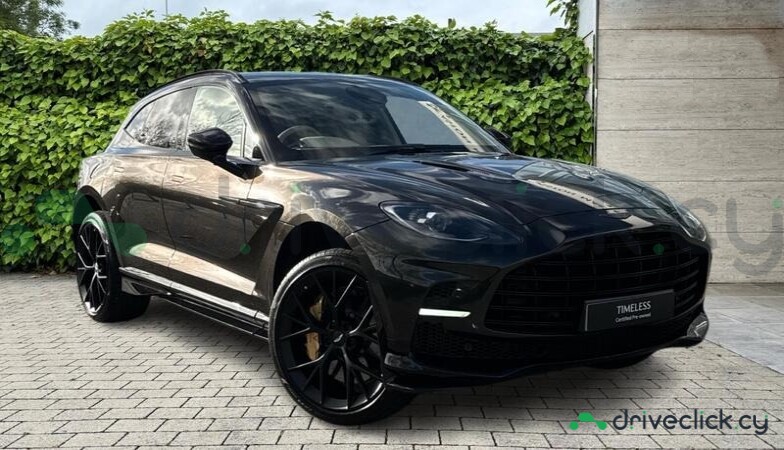 Aston Martin DBX Green