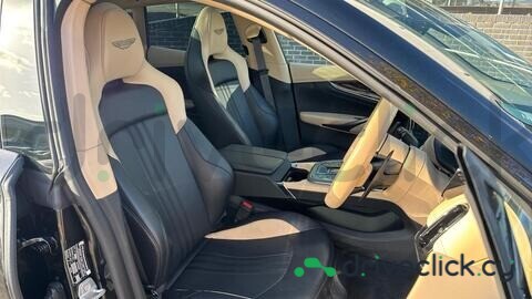 Aston Martin DBX Green