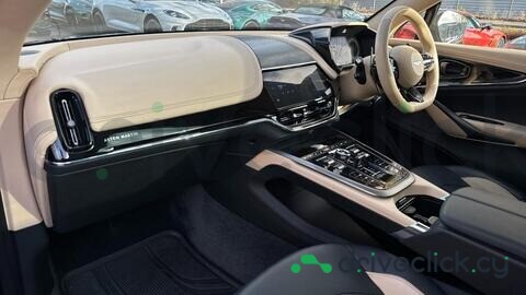 Aston Martin DBX Green