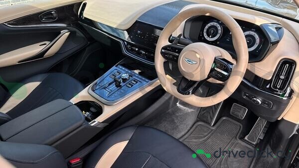 Aston Martin DBX Green