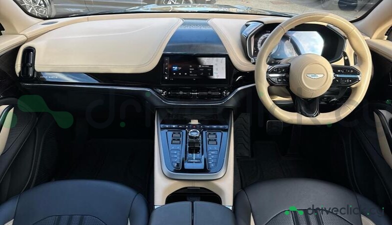 Aston Martin DBX Green