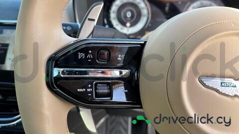 Aston Martin DBX Green