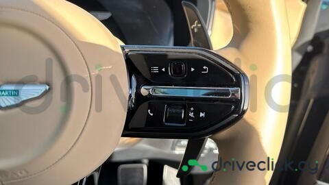 Aston Martin DBX Green