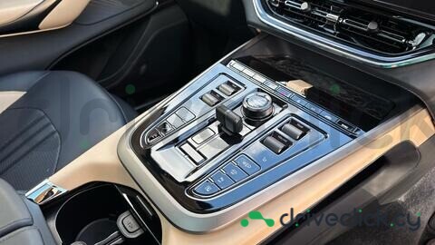 Aston Martin DBX Green