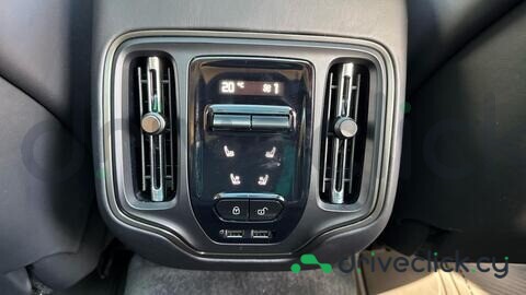 Aston Martin DBX Green