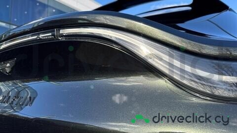 Aston Martin DBX Green