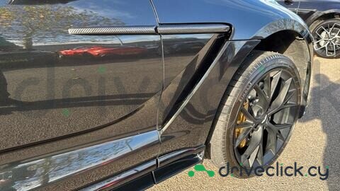 Aston Martin DBX Green