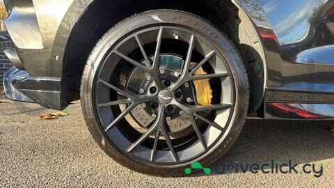 Aston Martin DBX Green
