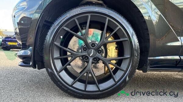 Aston Martin DBX Green
