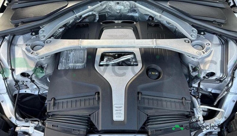 Aston Martin DBX Green