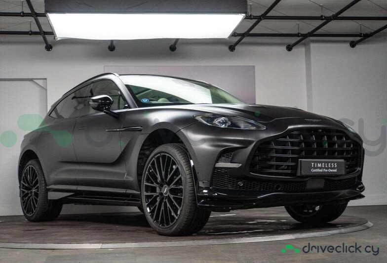 Aston Martin DBX Black