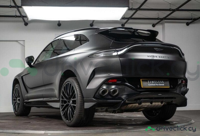 Aston Martin DBX Black