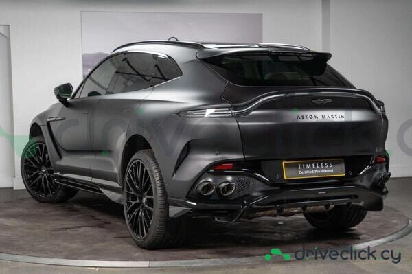 Aston Martin DBX Black
