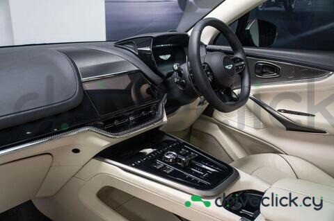 Aston Martin DBX Black