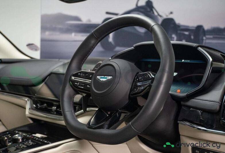 Aston Martin DBX Black