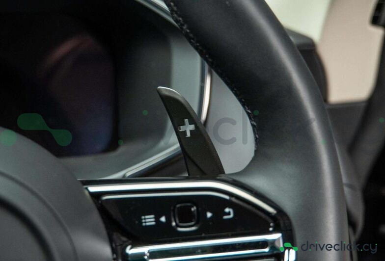 Aston Martin DBX Black