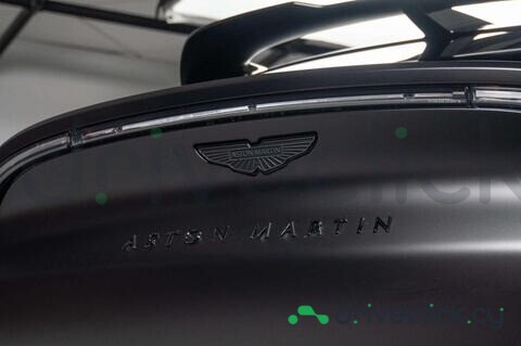Aston Martin DBX Black