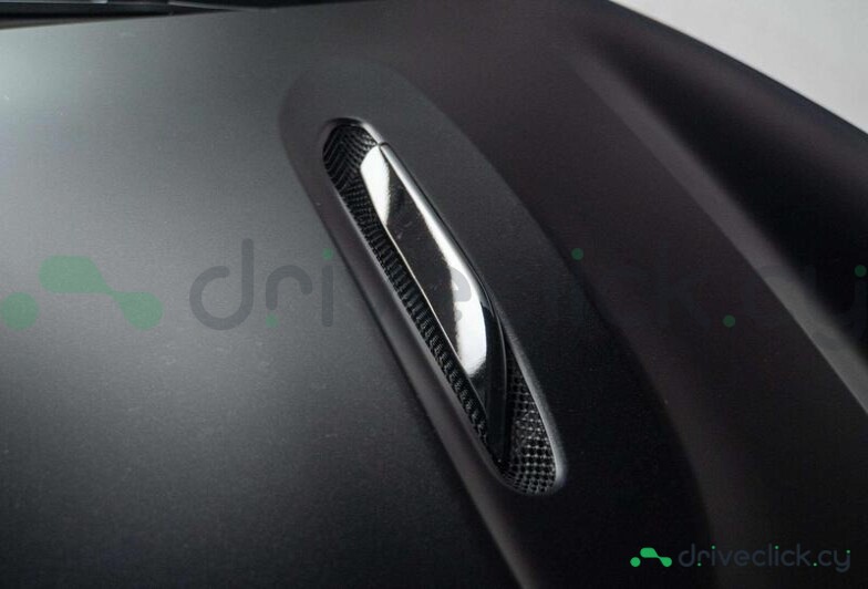 Aston Martin DBX Black