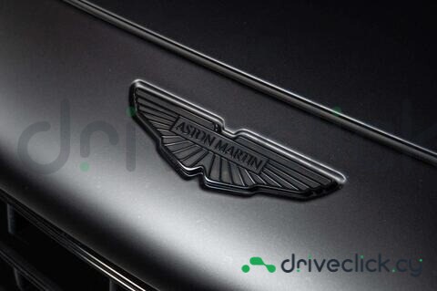 Aston Martin DBX Black