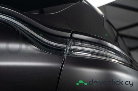 Aston Martin DBX Black