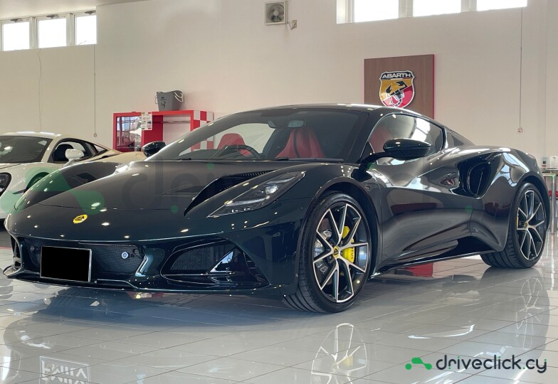 Lotus Emira Черный
