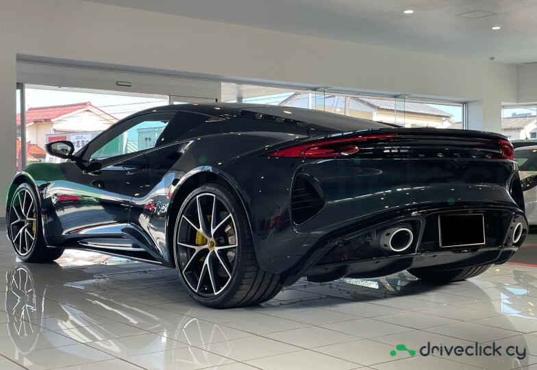 Lotus Emira Черный